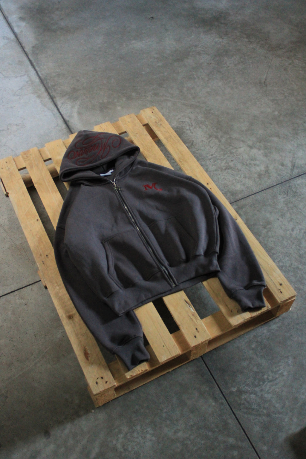 mnerva "ESSENTIAL" zip hoodie